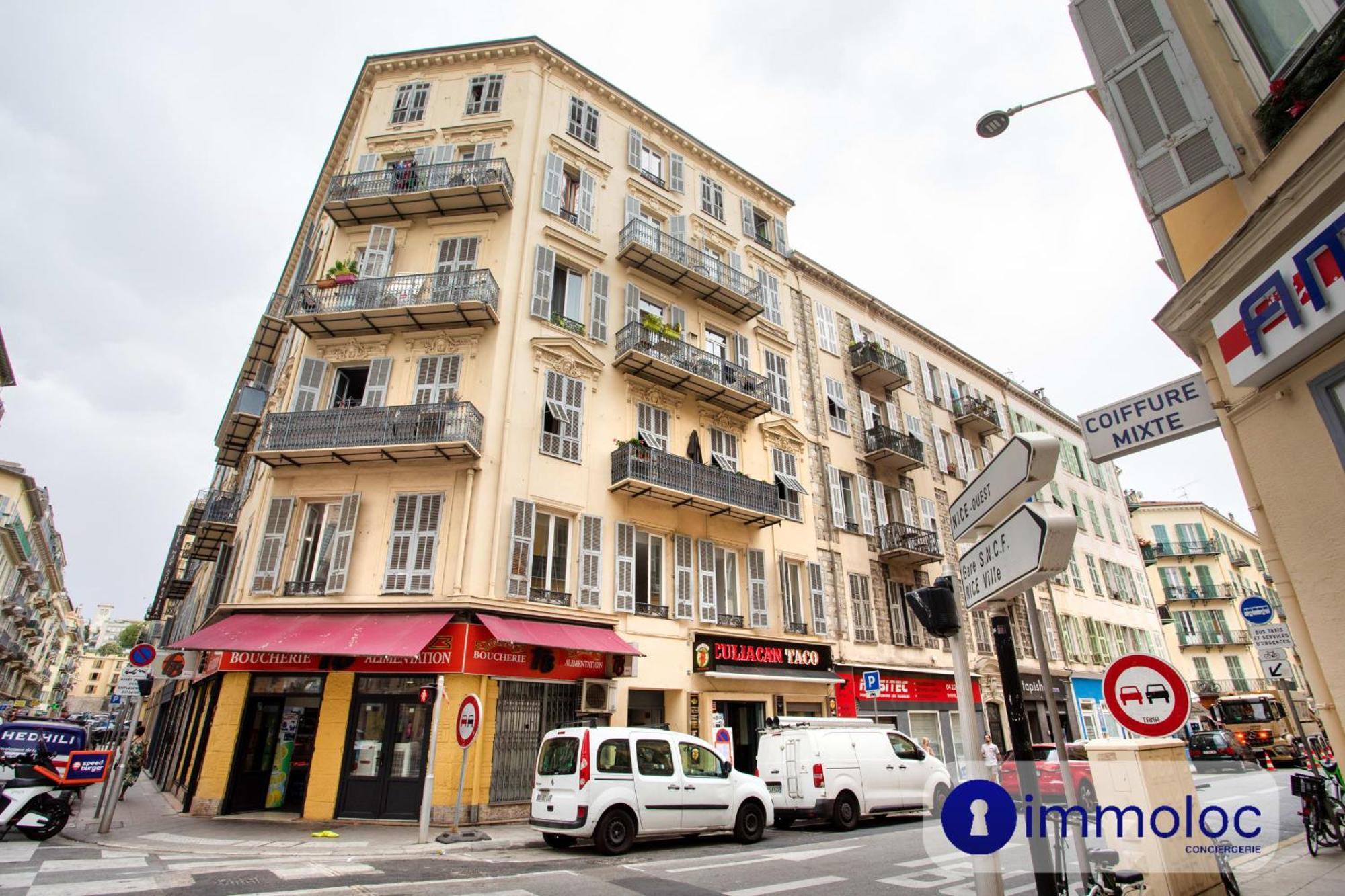 Near Thiers Station Apartment *